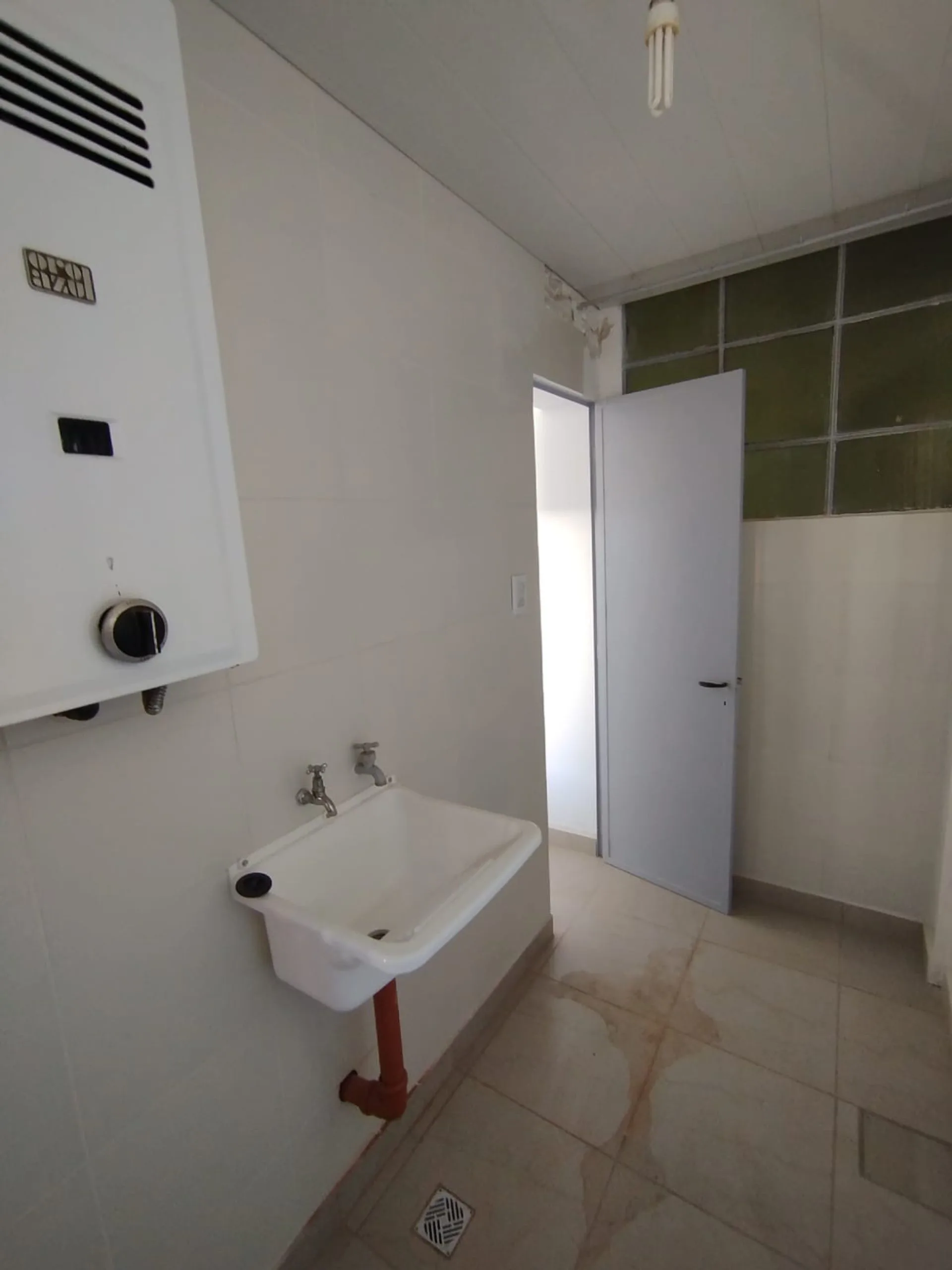 Dpto renovado amplias dimensiones 3 Dorm. foto 3