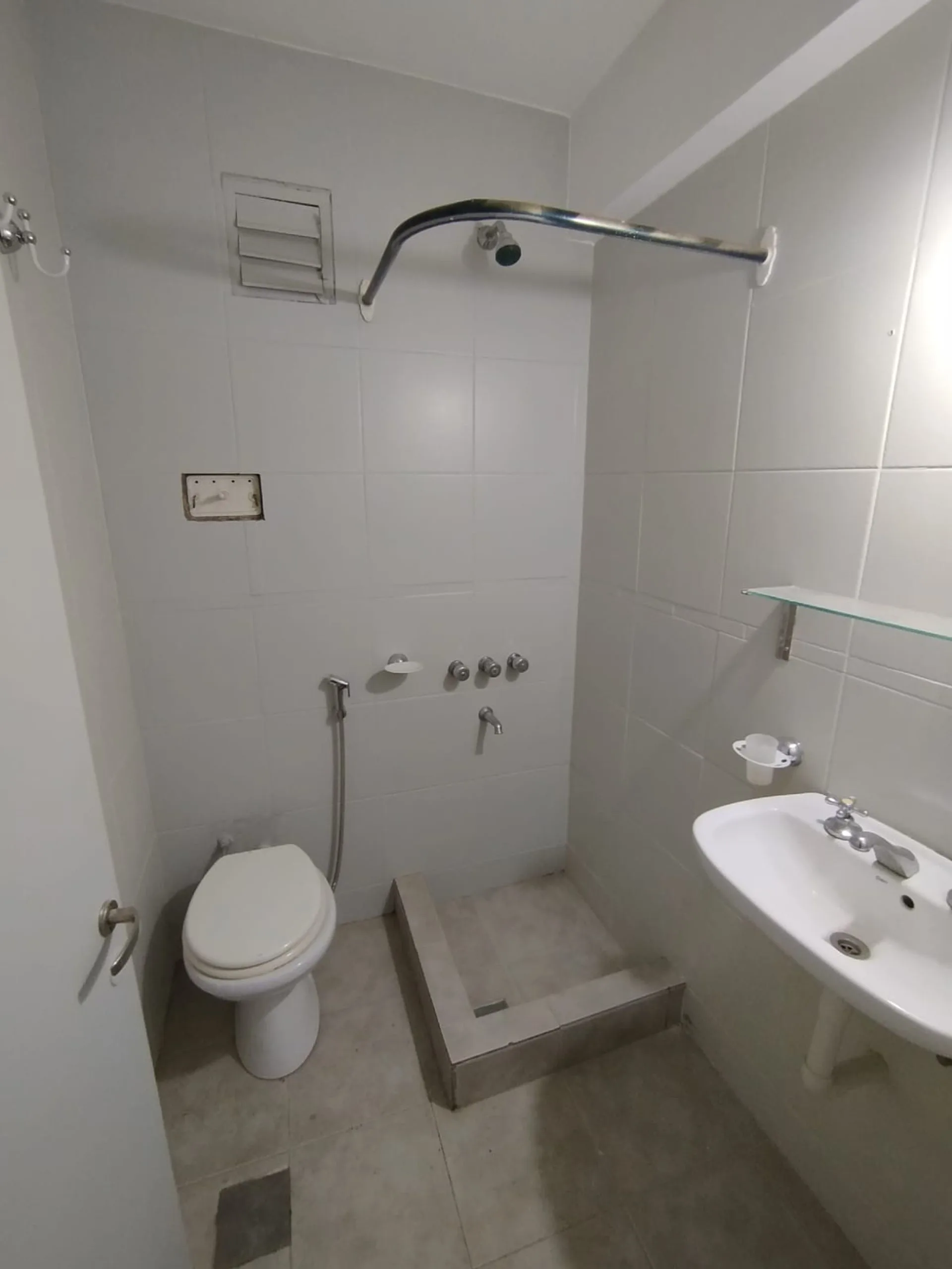 Dpto renovado amplias dimensiones 3 Dorm. foto 4