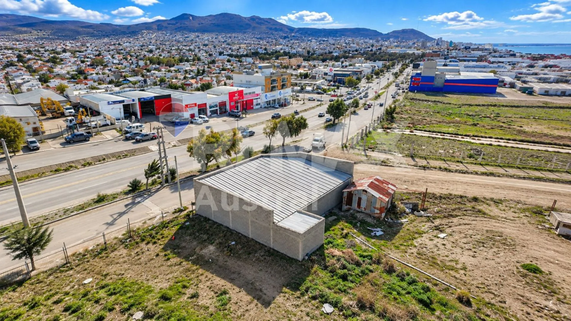 GRAN TERRENO SOBRE RUTA 3 CON CASA foto 2