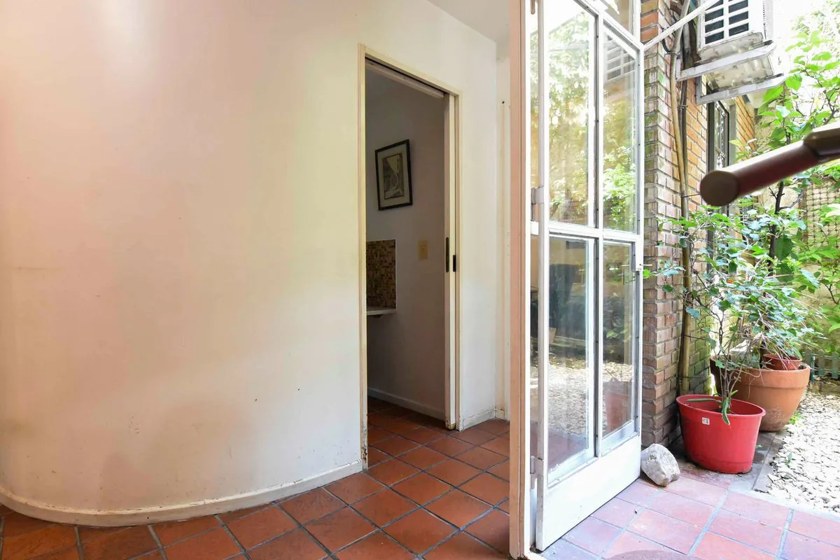 DEPARTAMENTO 4 AMBIENTES C/PATIO. JARDIN. BELGRANO foto 2