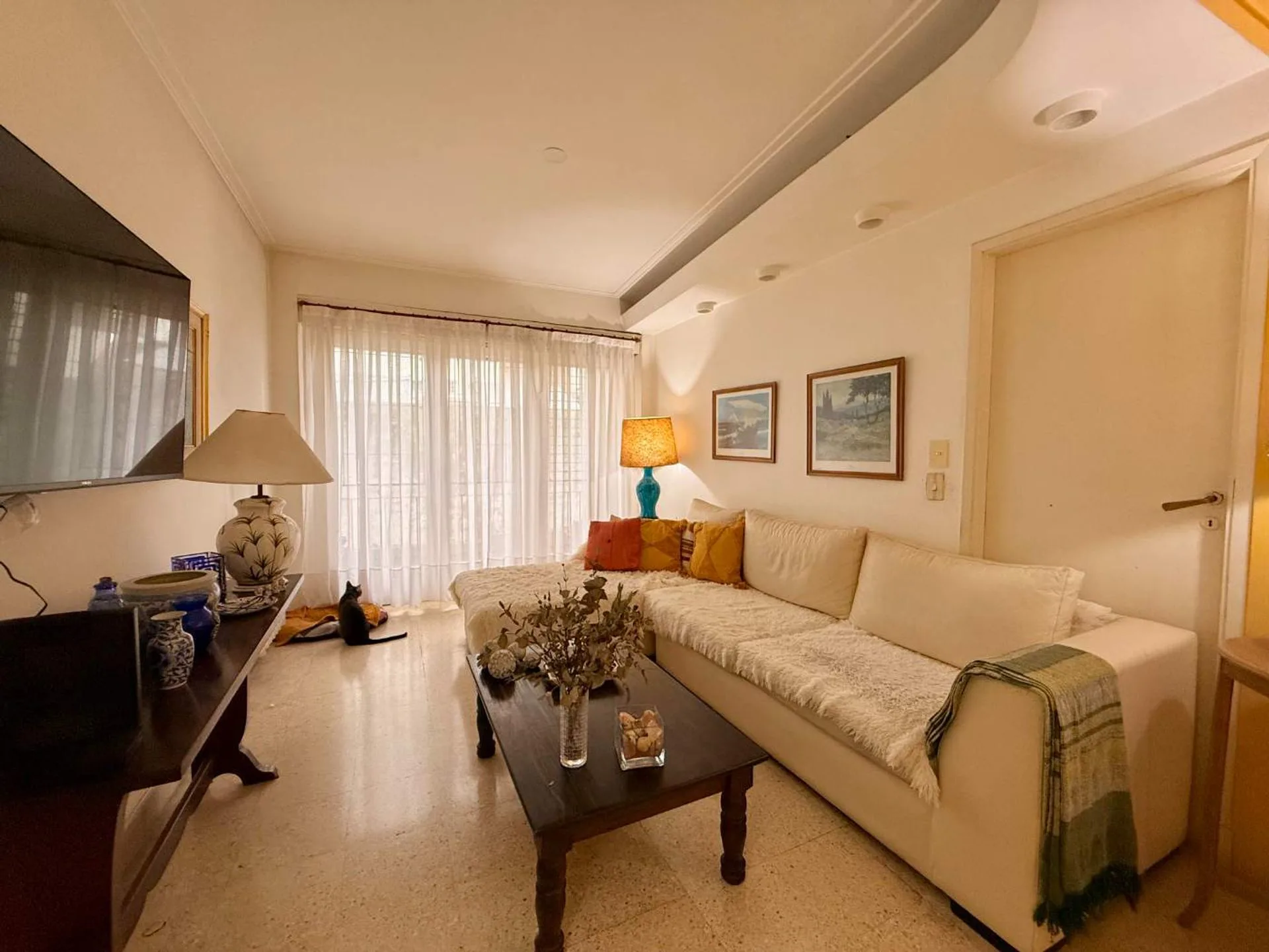 VENTA SEMIPISO 4 AMBIENTES - APTO CREDITO - CENTRO foto 2