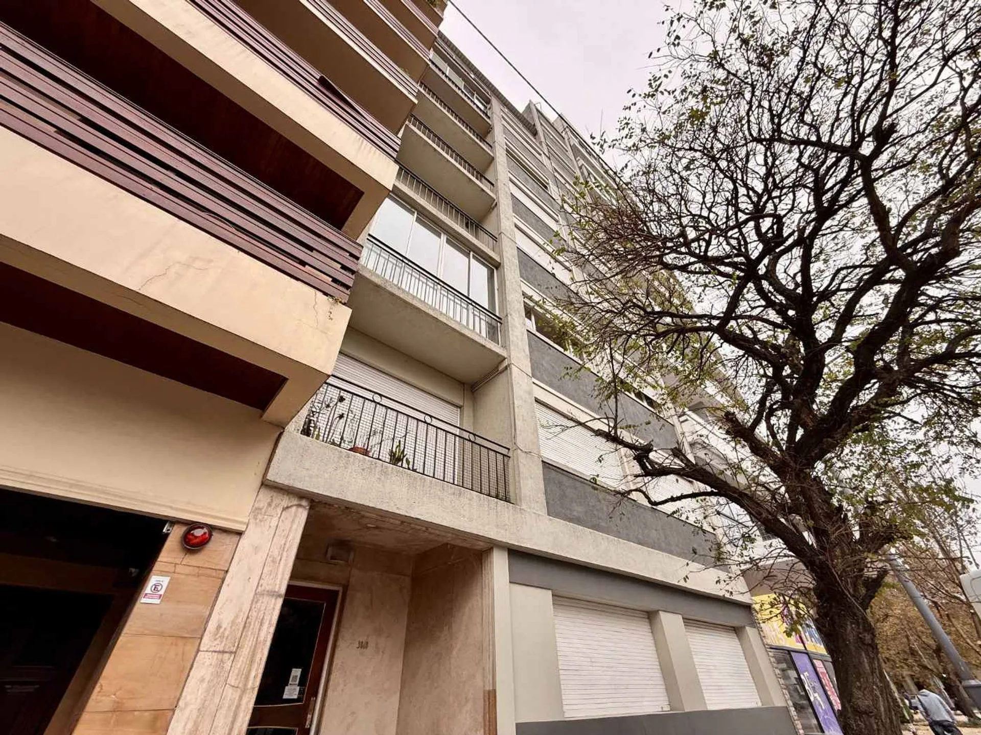VENTA SEMIPISO 4 AMBIENTES - APTO CREDITO - CENTRO foto 4