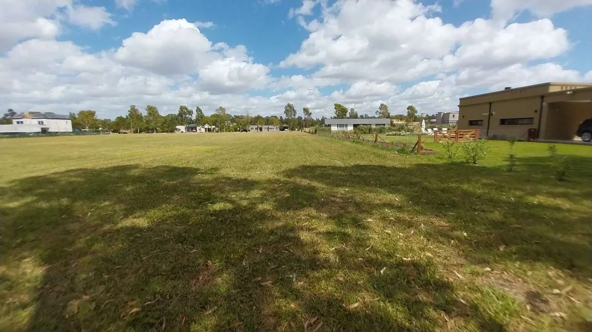 Venta de lote en Country Campos de Roca II, foto 5