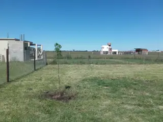 OPORTUNIDAD VENDE PROPIEDAD EN BARRIO ABIERTO FUNES NORTE ESTILO MODERNA foto 2
