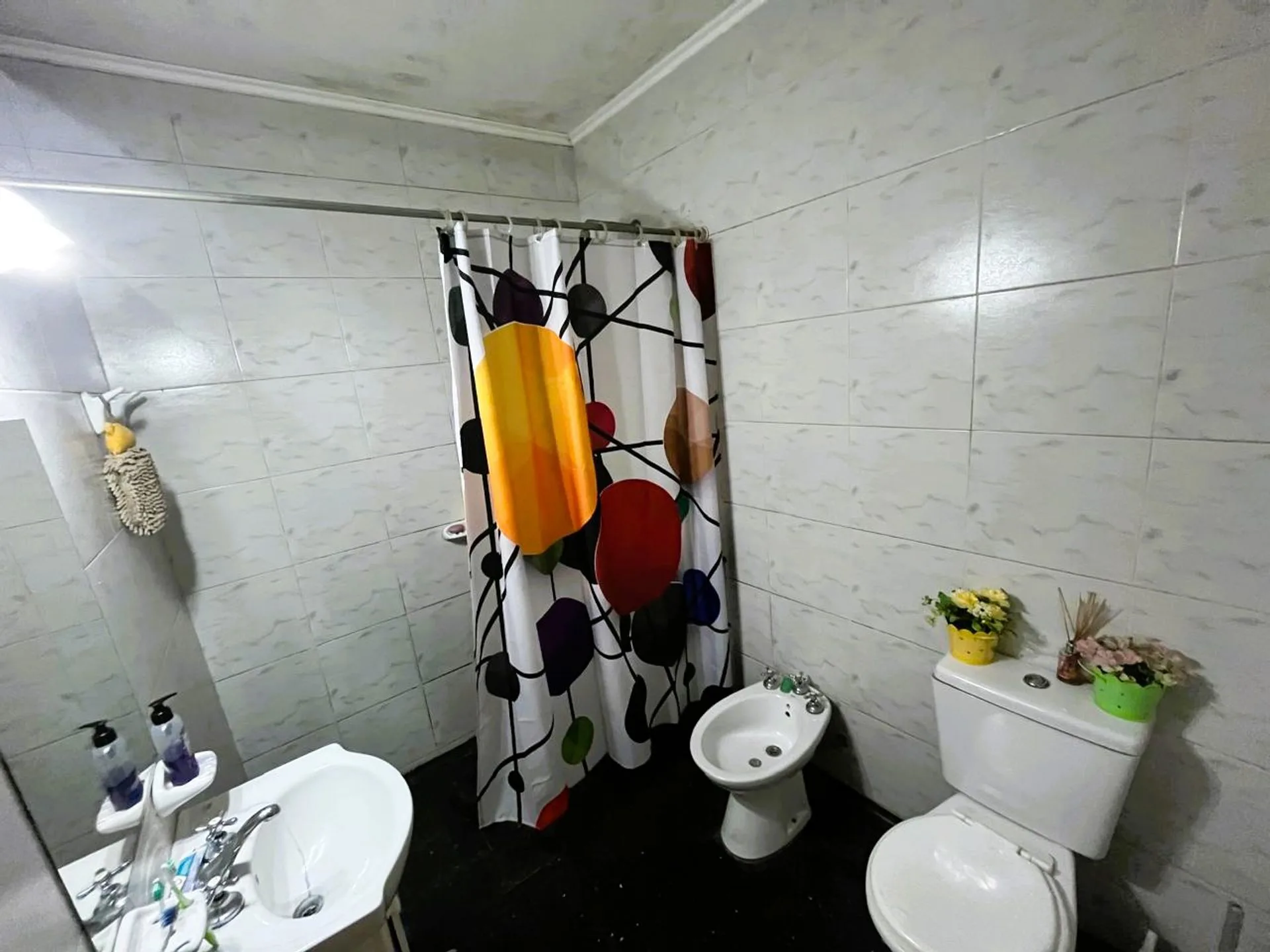 Se vende amplia casa sobre importante avenida foto 5