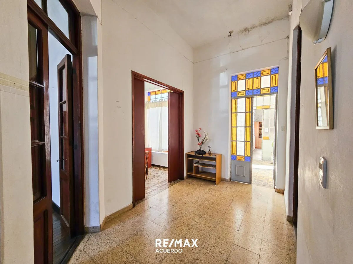 VENTA  CASA  4 DORMI CENTRICA SAN NICOLAS APTA C. foto 3