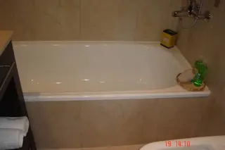 ESPECTACULAR TORRE DEPTO 2 AMB 1 BAÑO COMPLETO CON AMENITIES + COCHERA FIJA CUBIERTA        HERMOSO TODO PINTADO foto 5