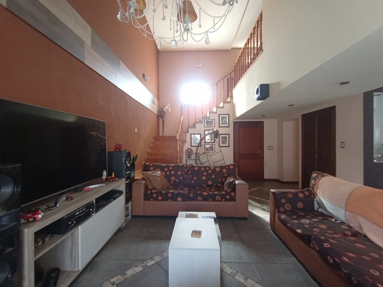 Casa multifamiliar, con taller o deposito, en Venta en Villa Madero foto 4
