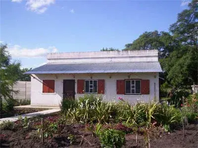 RANCHOS : Chacra Preciosa de 1,5 hra. con casa de 120 m2 reciclada. Vista Campestre.Añosa Arboleda c/Frutales.A 500 Mts RP Nr.20 y del ctro.IDEAL PROY