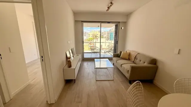 VENTA DEPARTAMENTO 3 AMB CON PATIO Y JARDIN