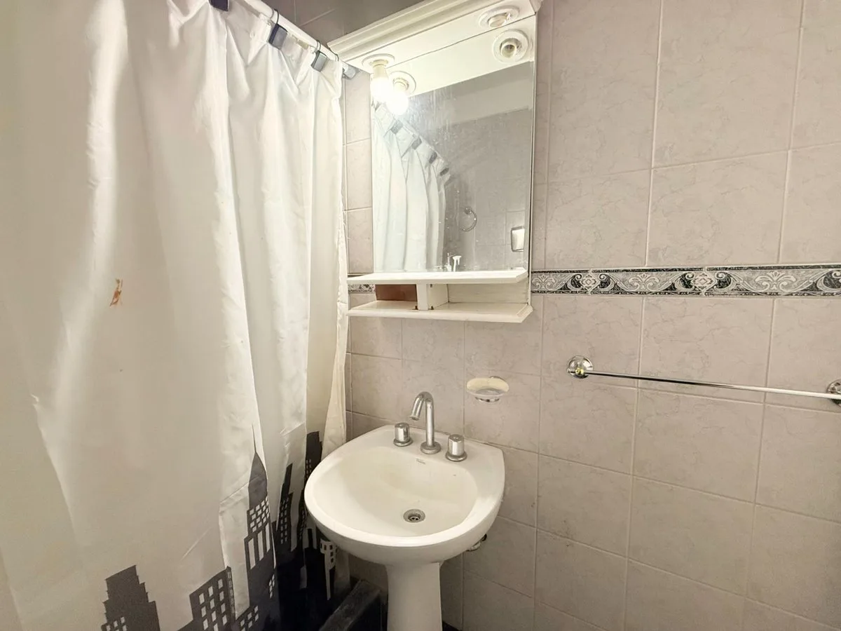 VENTA DEPTO CON BALCON AL FRENTE - OPORTUNIDAD foto 3