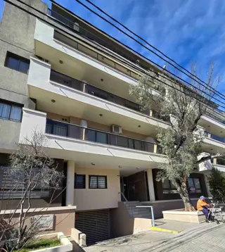 LINDO DEPARTAMENTO EN ALQUILER PERMANENTE EN CARLOS PAZ, 1 DORM. AMOBLADO. EDIFICIO LOS OLIVOS 1 foto 1