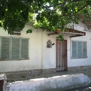 OPORTUNIDAD. VENTA EN BLOCK DE 3 PH EN BANFIELD.ACEPTA PERMUTA. foto 2