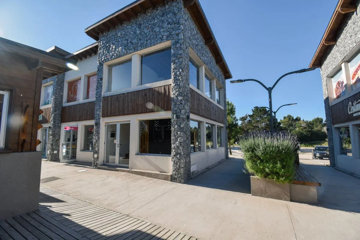 VENTA LOCAL COSTA ESMERALDA