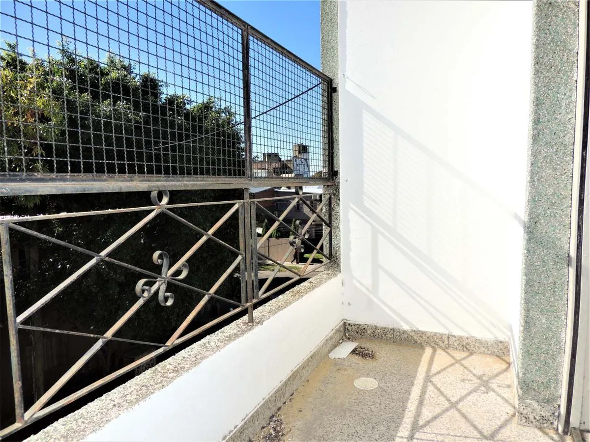 VENTA DEPTO 3 AMB CON BALCÓN, EXCELENTE UBICACION foto 4