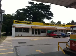 Local en alquiler en estación de servicio de Catán foto 3