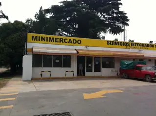 Local en alquiler en estación de servicio de Catán foto 5