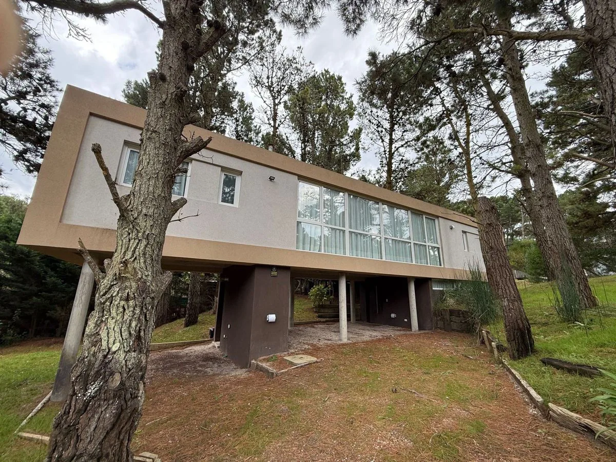 CASA EN VENTA EN PLENO BOSQUE MAR DE LAS PAMPAS foto 4