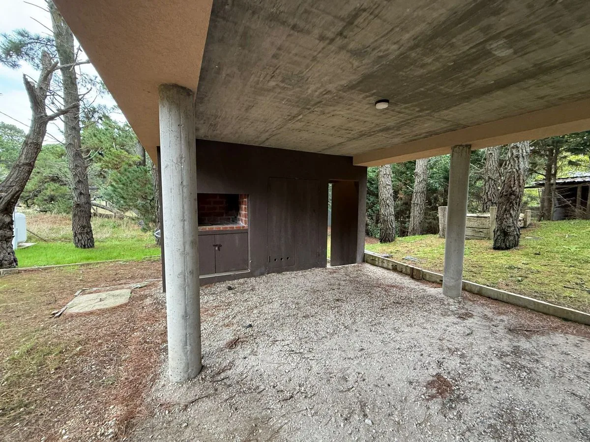 CASA EN VENTA EN PLENO BOSQUE MAR DE LAS PAMPAS foto 5