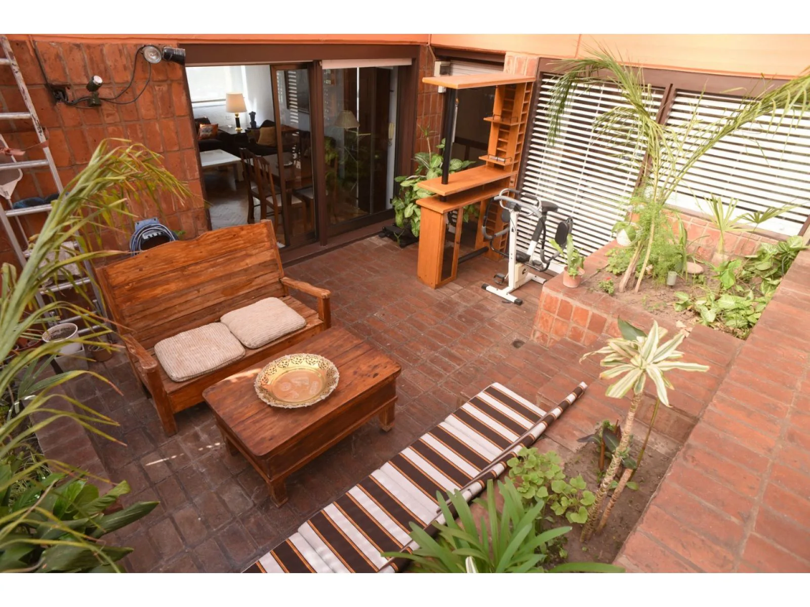 Plaza San Martìn, M.T.de Alvear 500, pisos 22 y 23, 6 amb, 230m2, u$s 4,200 + luz + gas. (TEMPORARIO 3 MESES MIN) foto 2