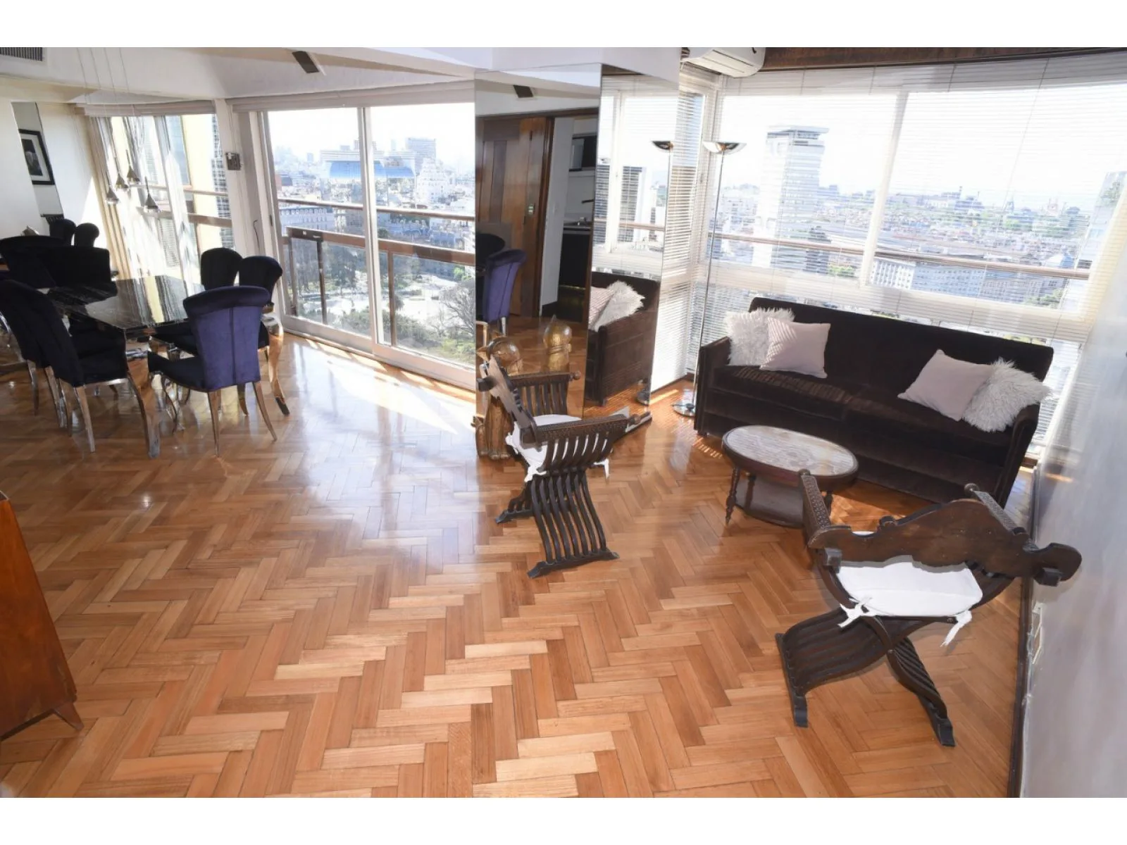Plaza San Martìn, M.T.de Alvear 500, pisos 22 y 23, 6 amb, 230m2, u$s 4,200 + luz + gas. (TEMPORARIO 3 MESES MIN) foto 5