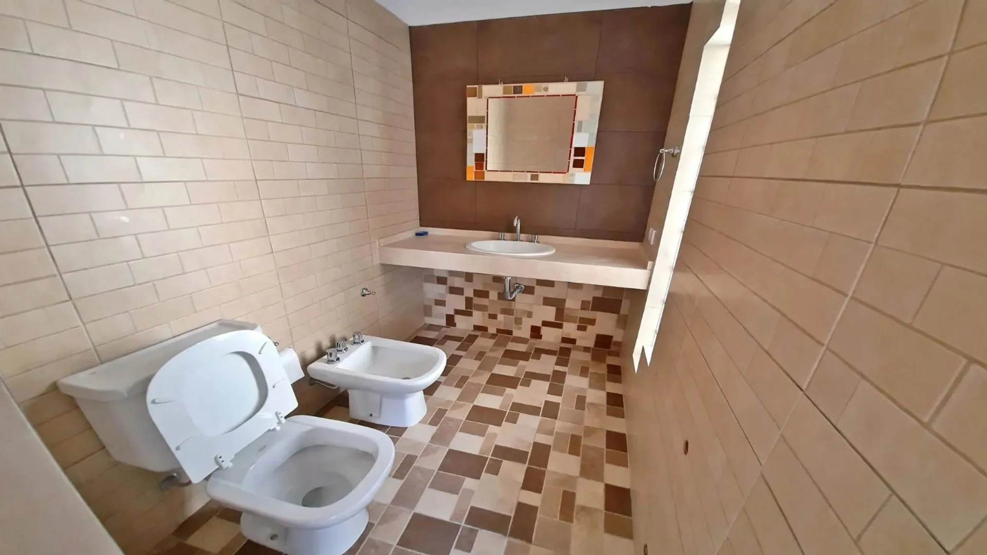 ALQUILER DE CASA DE 3 DORMITORIOS  EN FUNES foto 3