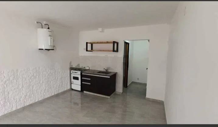 CASTELAR PH ,AP-CREDITO, A/PROF,COCHERA,PATIO, MB UBIC foto 3
