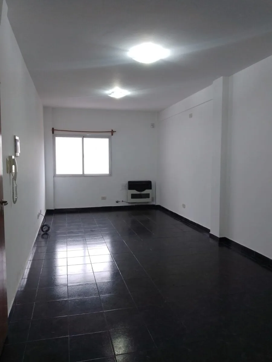 Alquiler Departamento 2 ambientes con balcón en Moron Sur foto 4