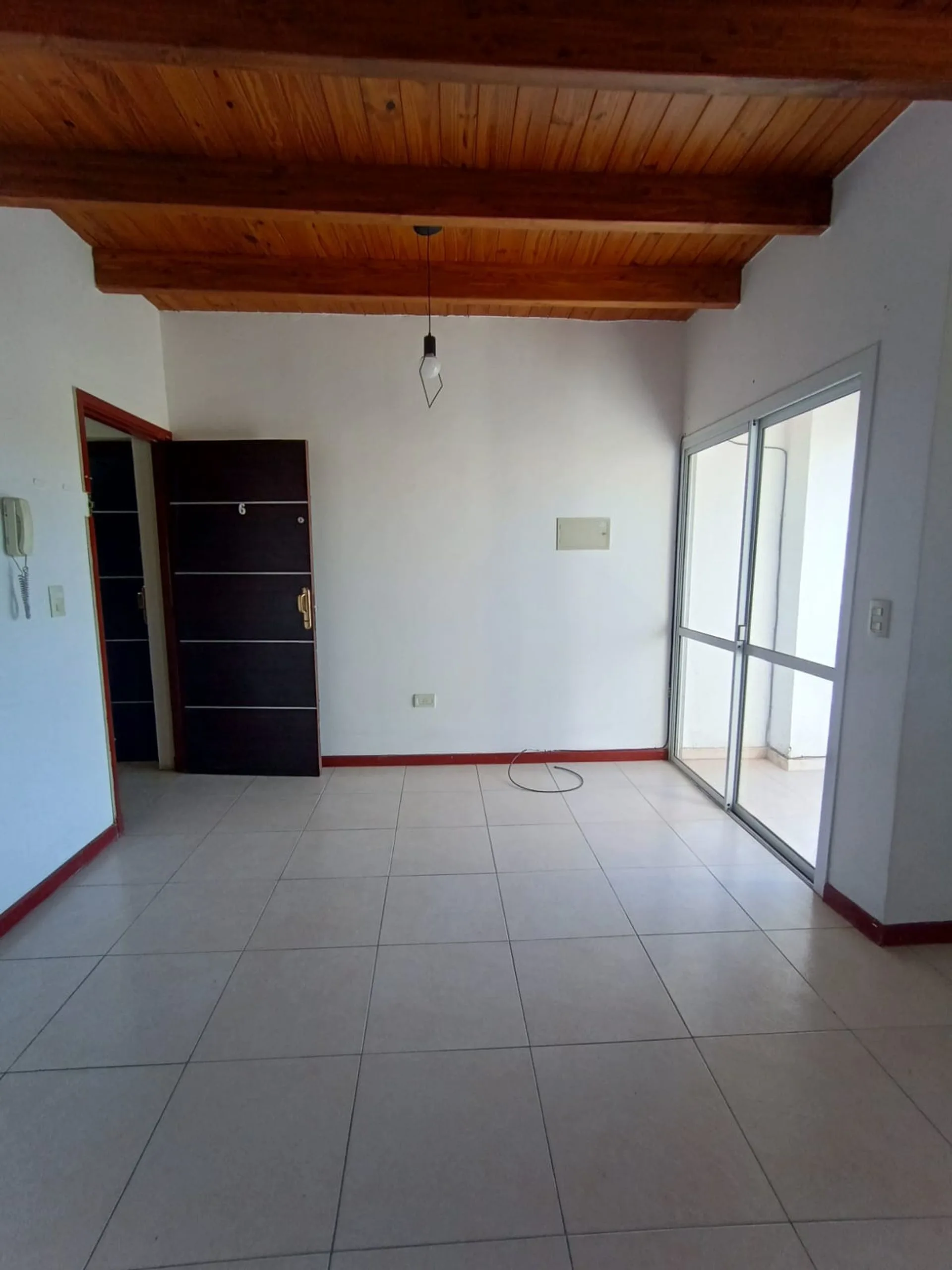 DEPARTAMENTO EXCELENTE UBICACION EN GODOY CRUZ foto 4