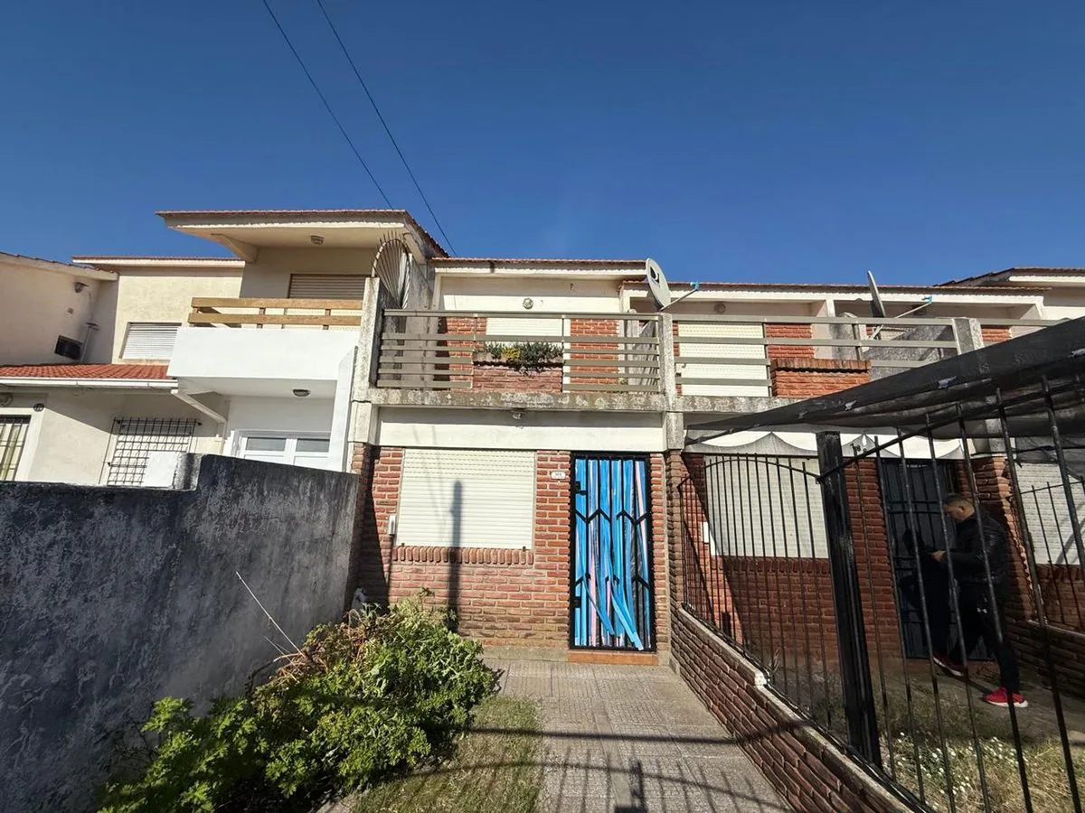 VENTA DUPLEX  3 AMBIENTES CON COCHERA MAR DEL TUYU foto 2