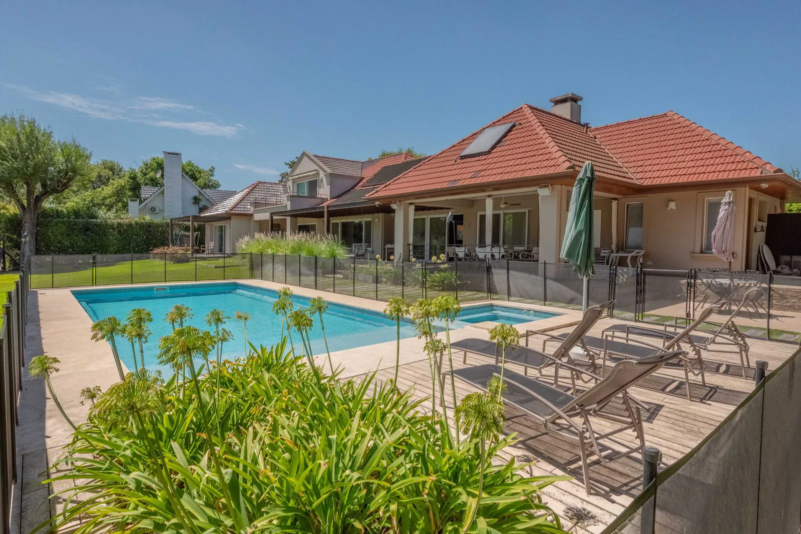 VENTA- CASA al GOLF- IMPECABLE- LAGARTOS C Club-Planta Baja foto 4