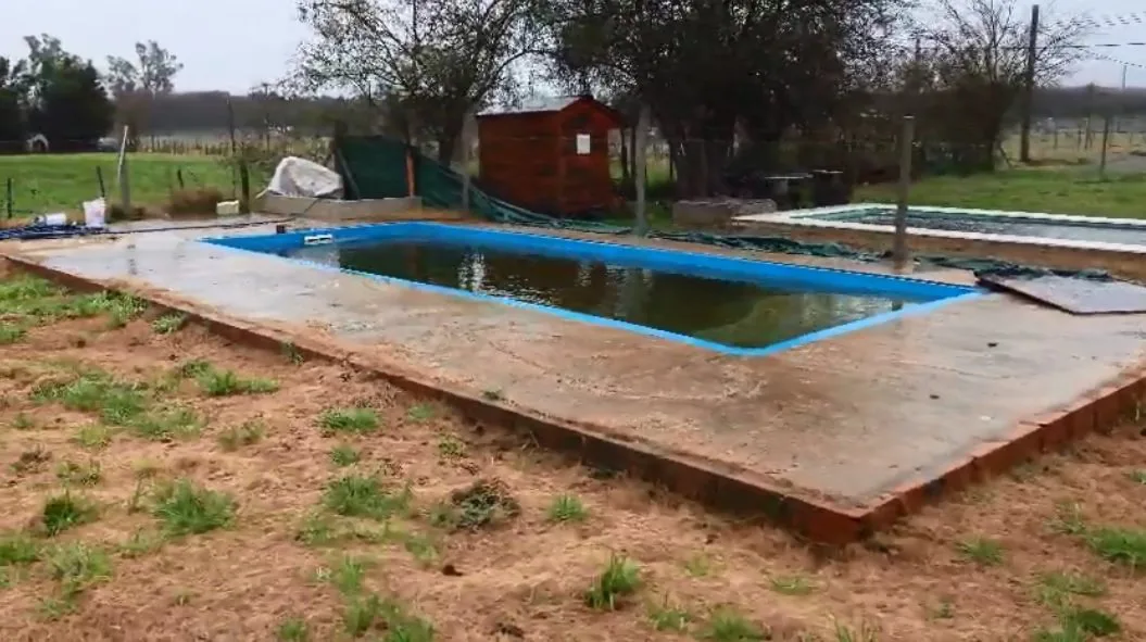 Venta Lote con Casa en construcción y pileta en Cañuelas foto 4