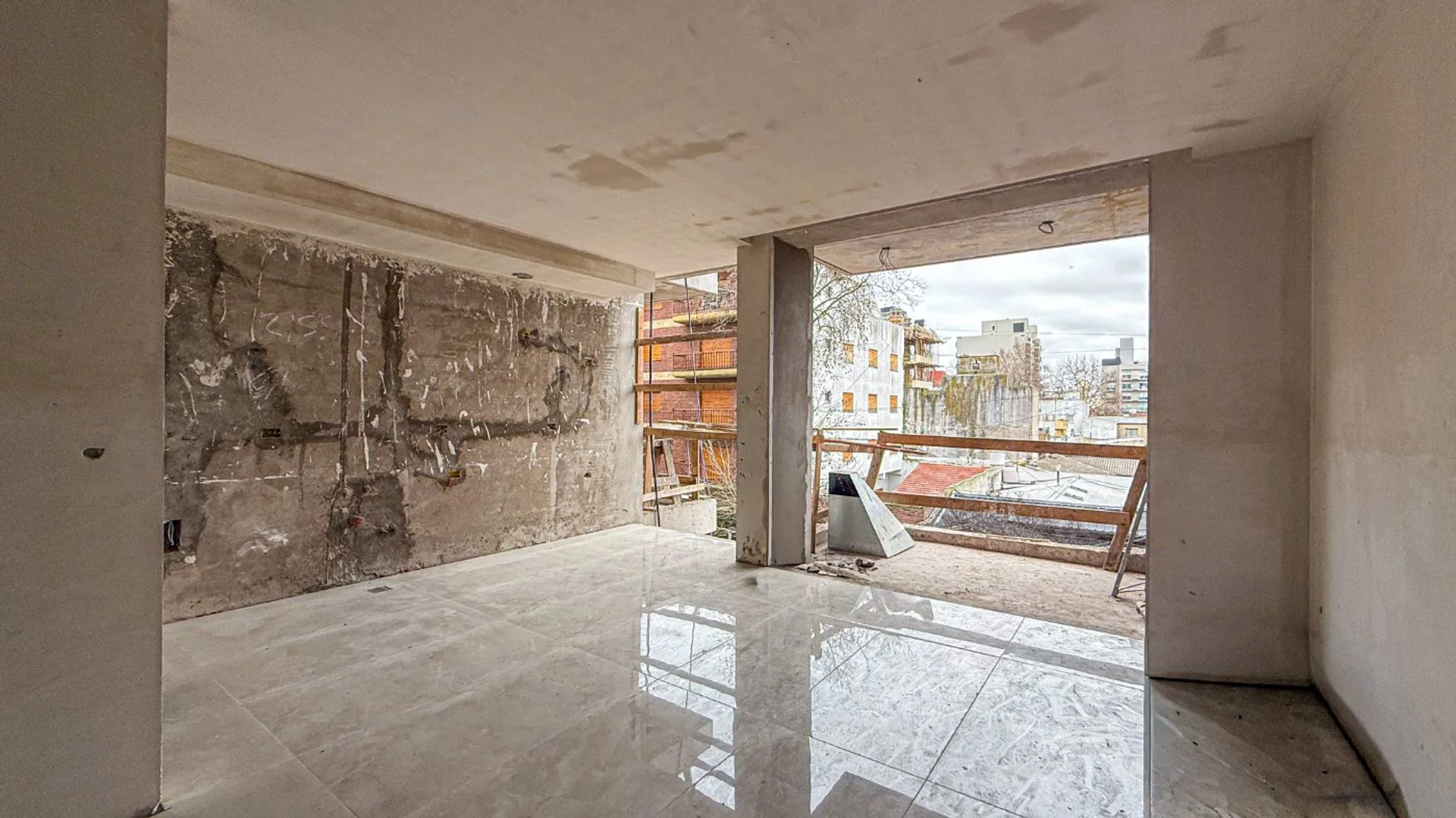 EN POZO! Semipiso 2 Ambientes c/Balcon - ALDREY foto 3