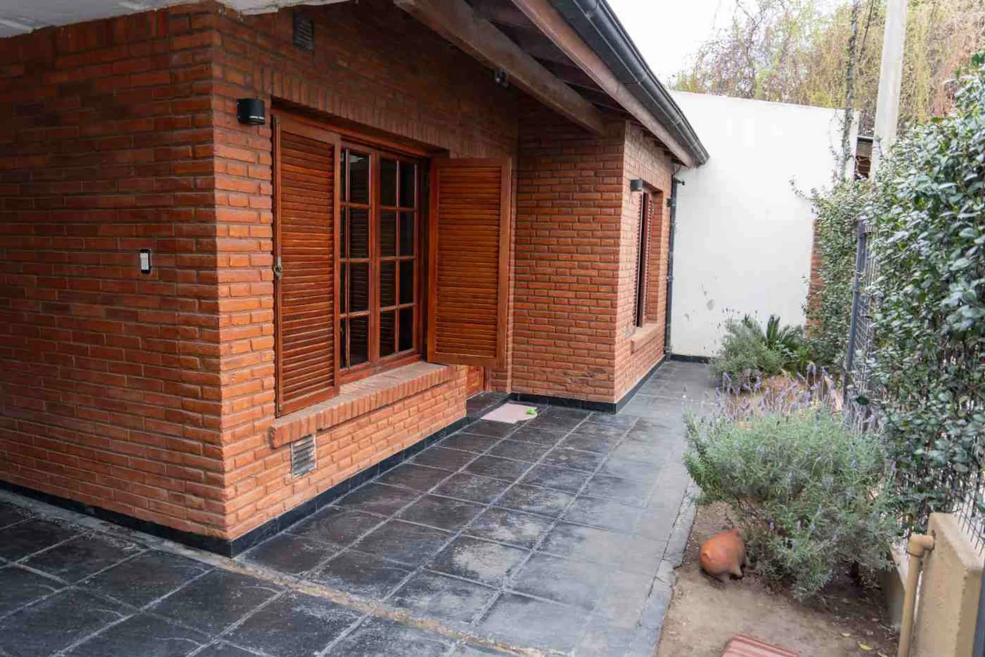 CASA TIPO CHALET DE TRES DORMITORIOS Y PILETA foto 2