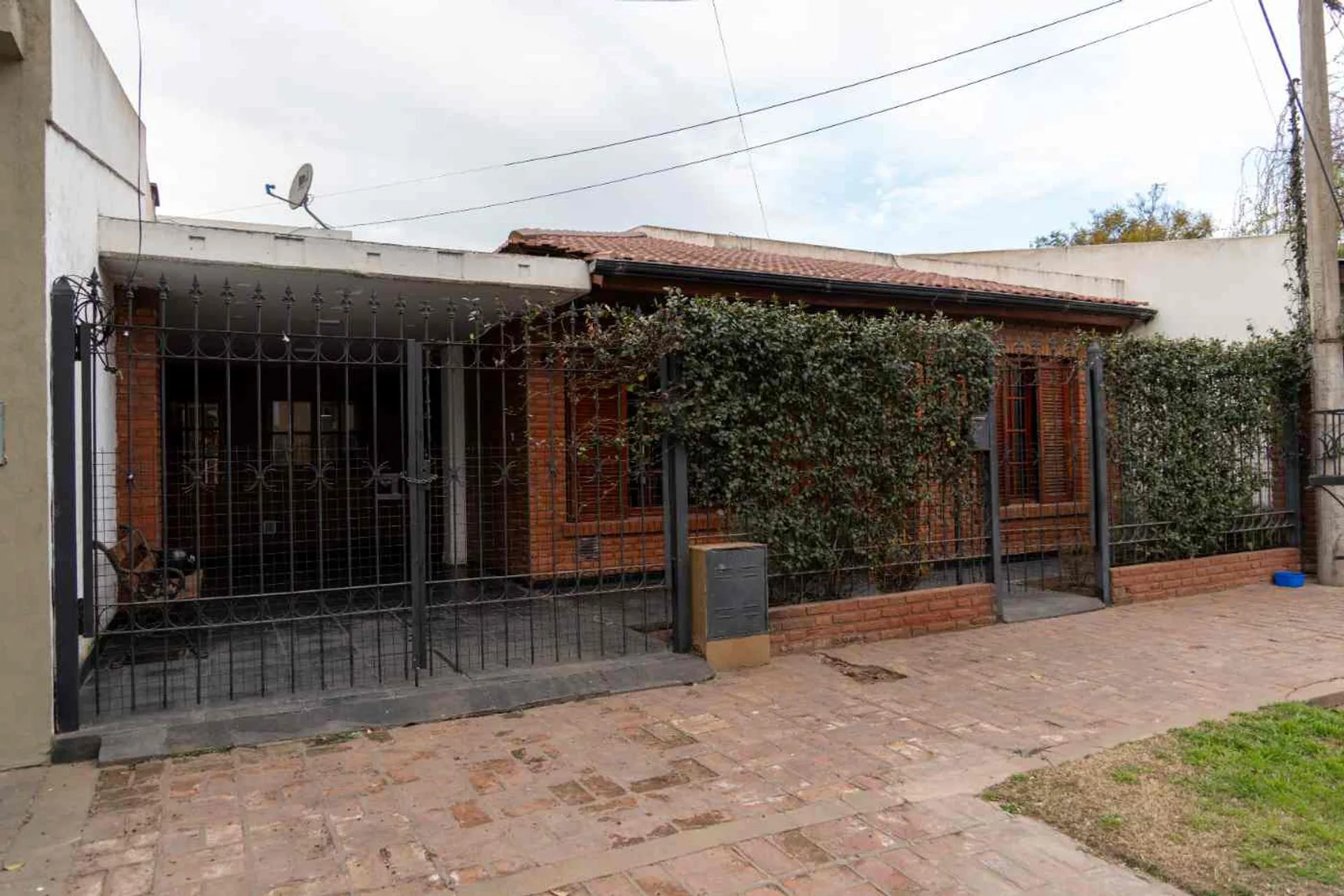 CASA TIPO CHALET DE TRES DORMITORIOS Y PILETA foto 4