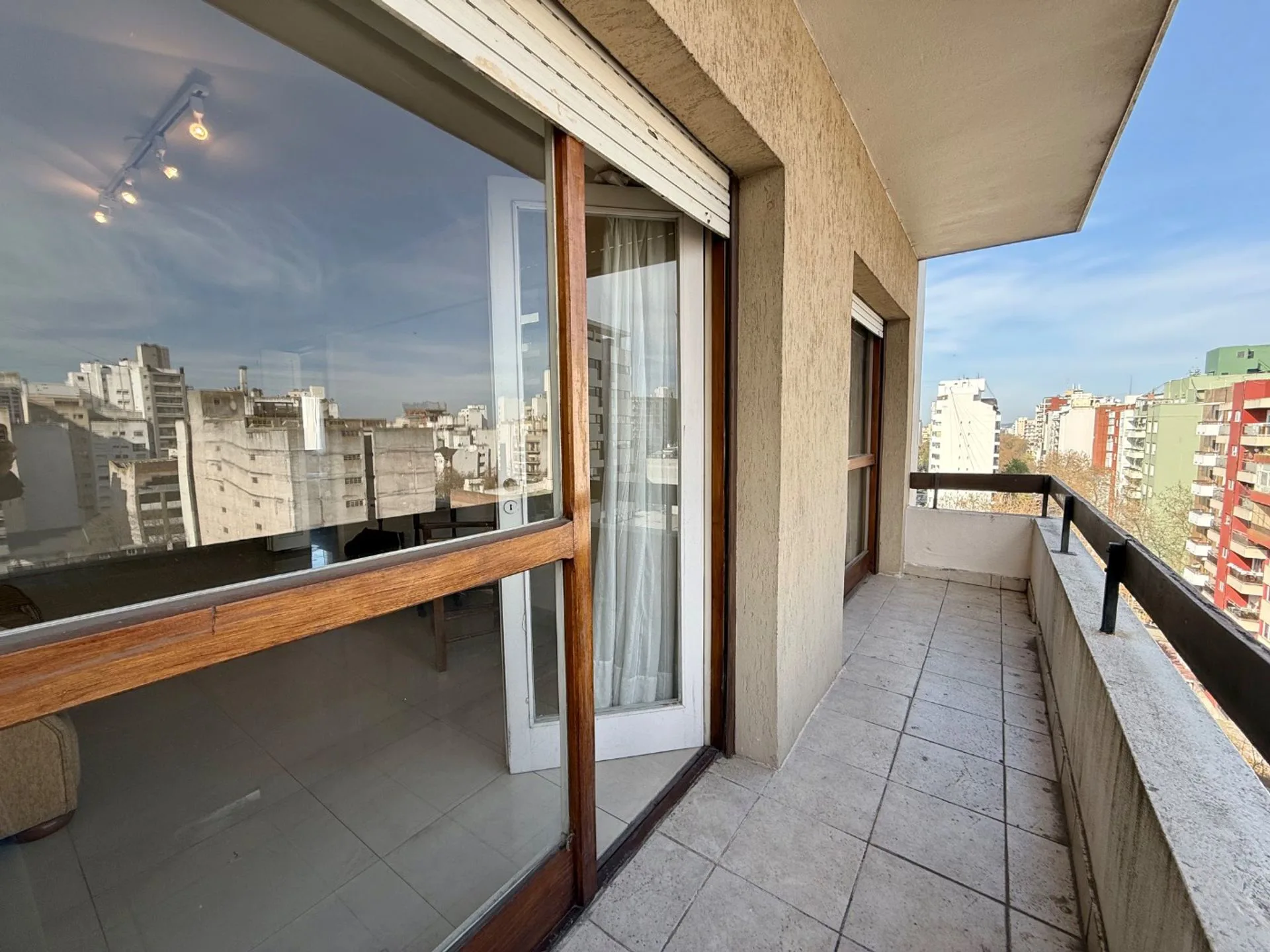 VENTA DEPTO 3 AMB BALCÓN CORRIDO PLAZA MITRE foto 2