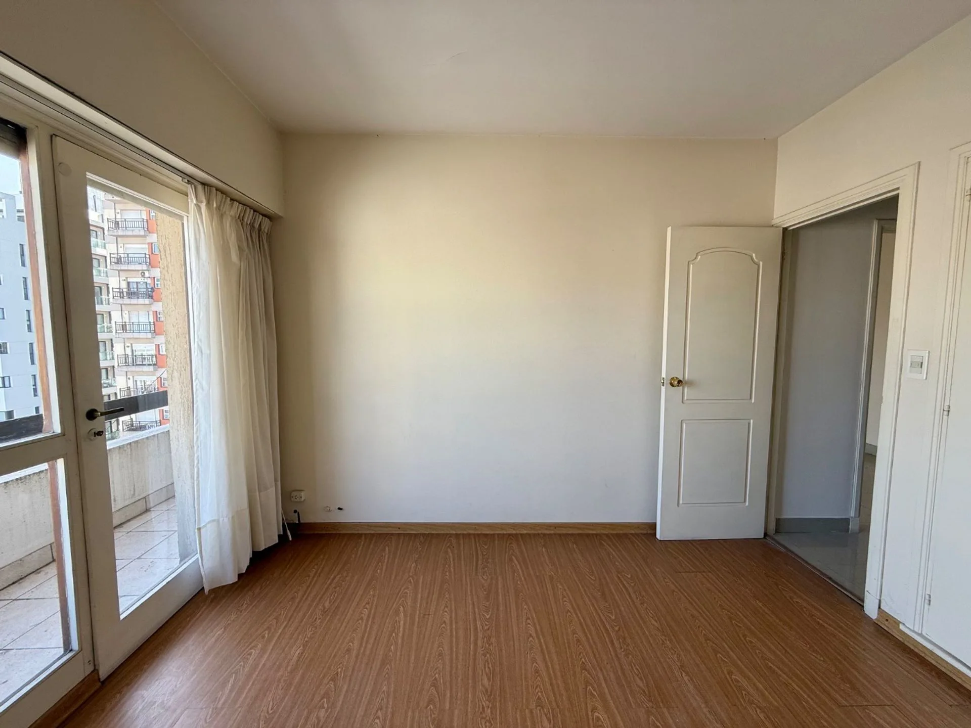 VENTA DEPTO 3 AMB BALCÓN CORRIDO PLAZA MITRE foto 4