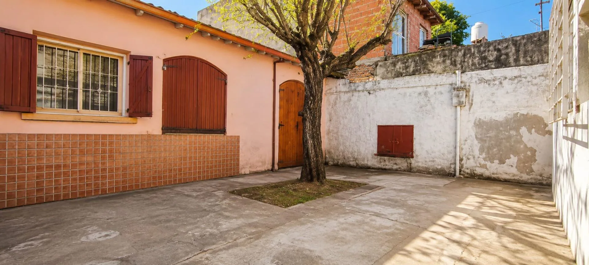 VENTA CASA 3 AMBIENTES CON LOCAL MORÓN foto 3