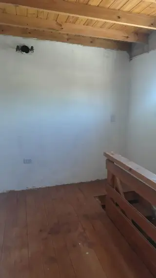 EXCELENTE PROPIEDAD DE TRES AMBIENTES CON GARAGE  PATIO LIBRE MASDEPARTAMENTO DOS AMBIENTES foto 3