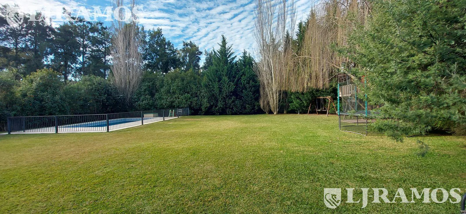 APT CREDITO. GRAN CALIDAD. MUY AMPLIA. LOTE 1.212 m2. foto 2