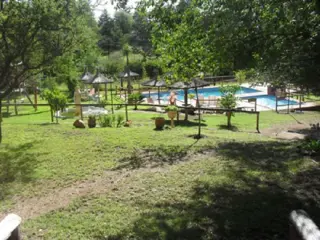 Nº DE REF. 57. OPORTUNIDAD COMPLEJO DE CABAÑAS EN SIQUIMAN IDEAL EMPRENDIMIENTO TURISTICO - GRA foto 4