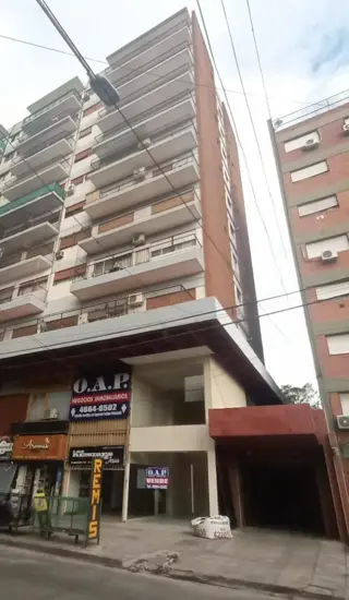 Cochera cubierta en alquiler en San Miguel con portón automático foto 2
