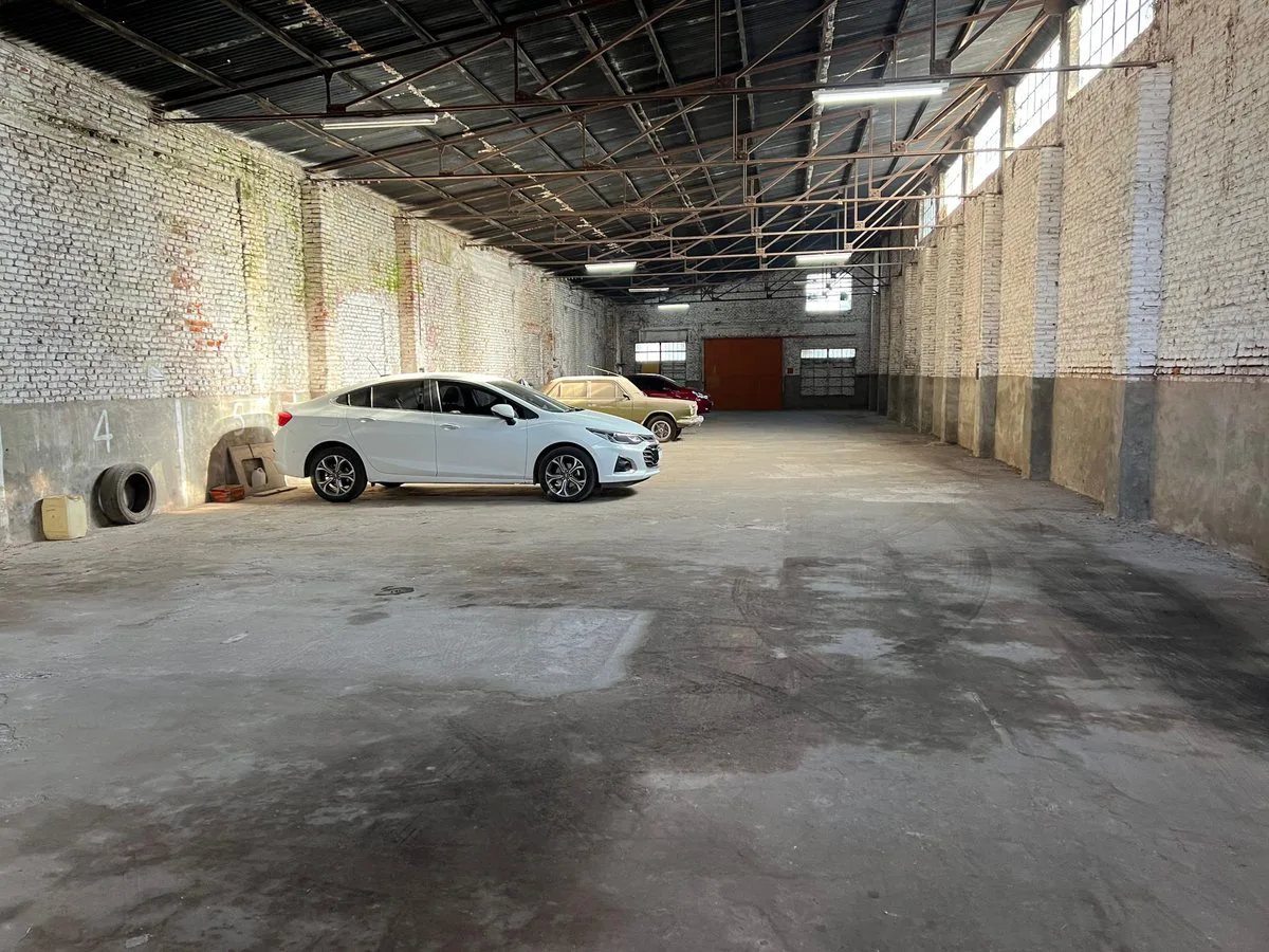 Se vende Galpón ideal p/uso comercial-Lavalle 643 foto 3