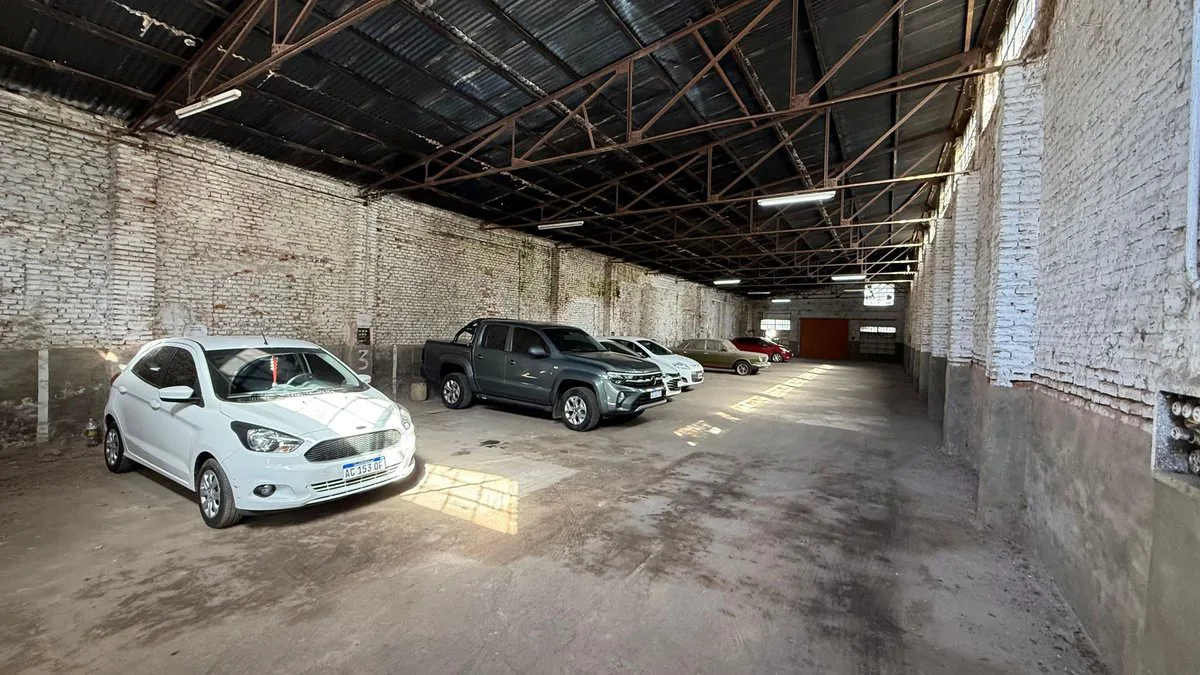 Se vende Galpón ideal p/uso comercial-Lavalle 643 foto 5