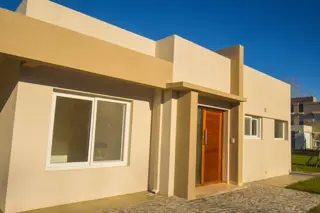 CASA A ESTRENAR EN B°CERRADO foto 2