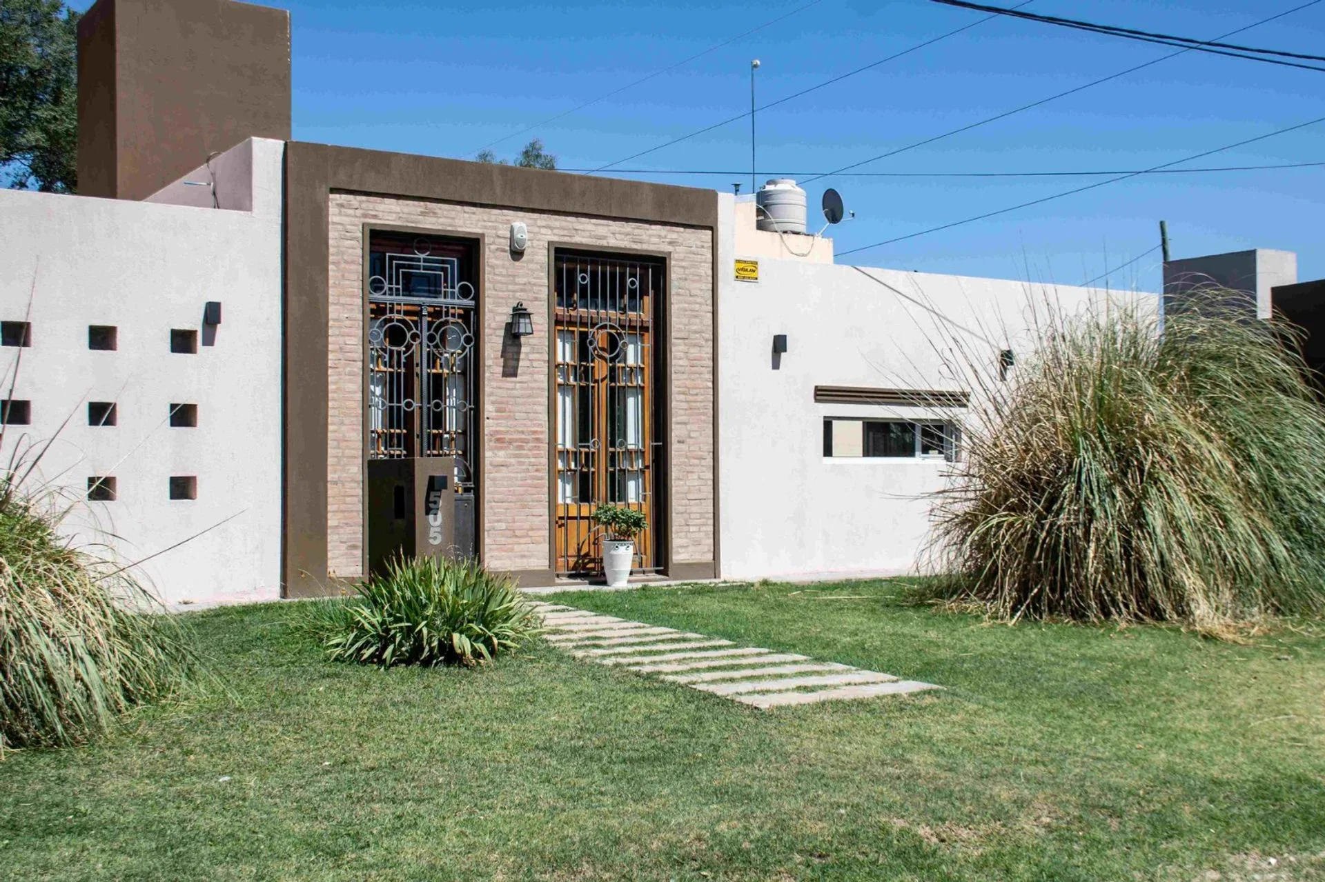 Alquiler casa con pileta, dos dormitorios