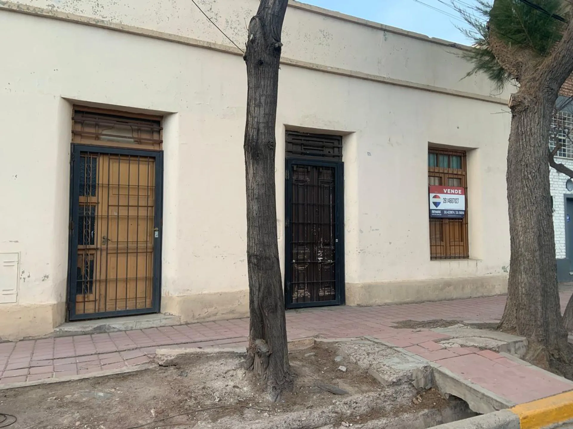 Venta terreno con casa de adobe, apto desarrollo foto 2