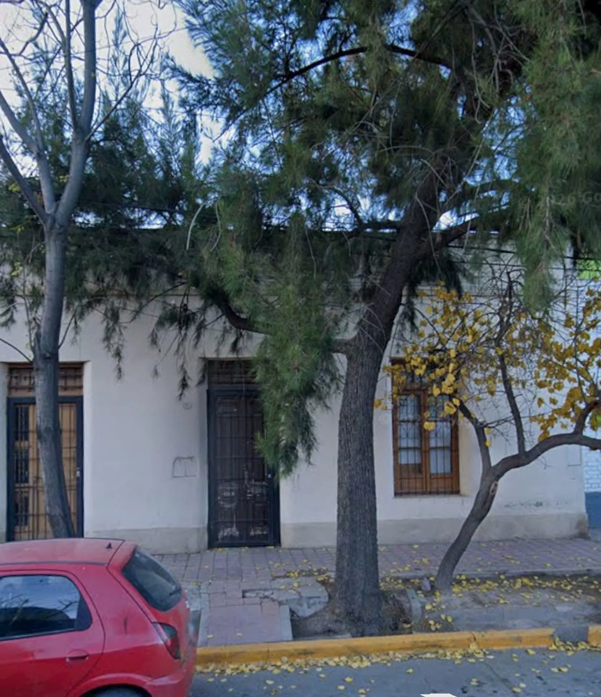 Venta terreno con casa de adobe, apto desarrollo foto 5