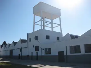 LAVALLOL. Predio Industrial de 93.000 m2 y 30.000 m2 construidos.
1200 m2 de Oficinas. Unico en la Zona foto 2