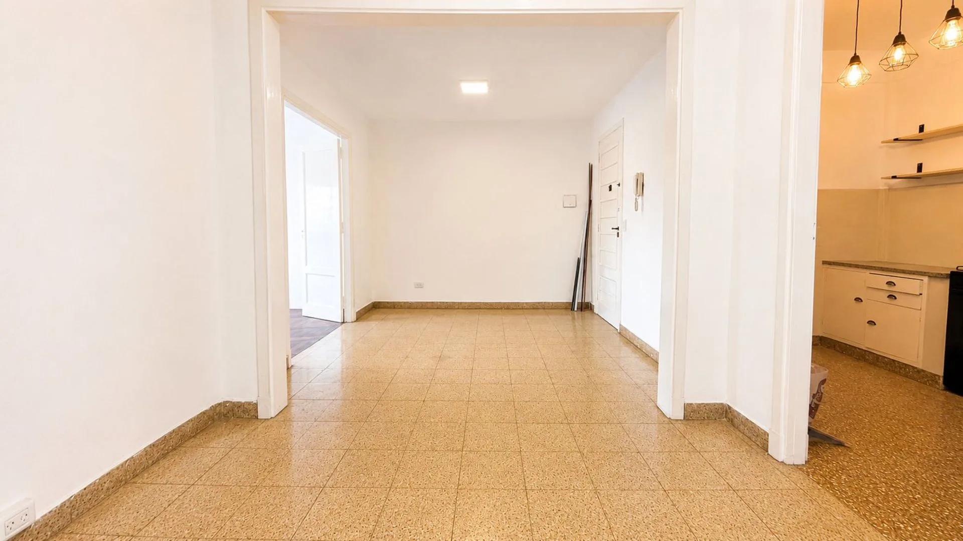 VENTA DEPARTAMENTO 5 AMB BARRIO SAN JUAN foto 2